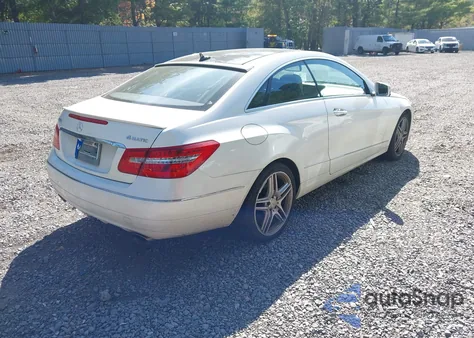 2013 Mercedes-Benz E 350 4Matic z USA, uszkodzony, nr VIN WDDKJ8JB7DF211306